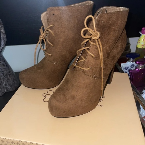 Stiletto Db Dk Fashion Faux Suede Booties Size 10. - Picture 1 of 7